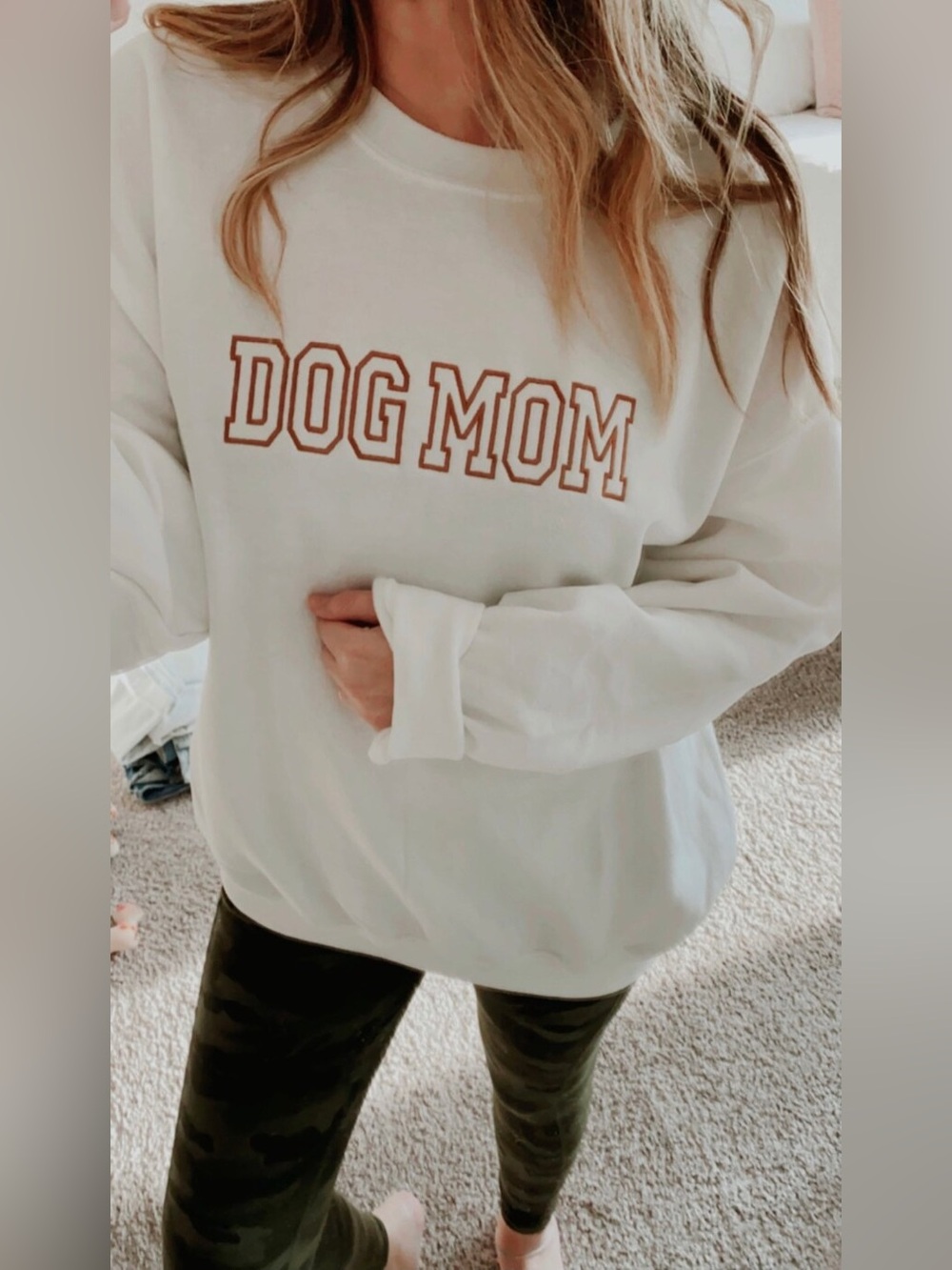 NWOT {Medium} Dog Mom White Sweatshirt